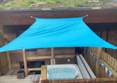Hot tub in the garden at Trelawney